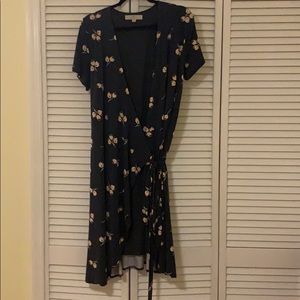 Short Sleeve Cherry Patterned Wrap Dress